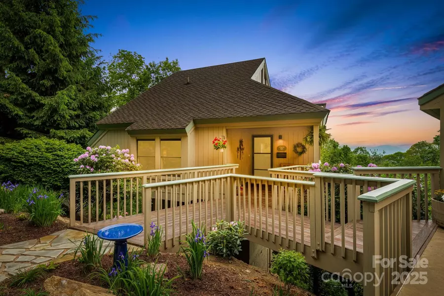 61 Ivy Ridge RD, Burnsville, NC 28714