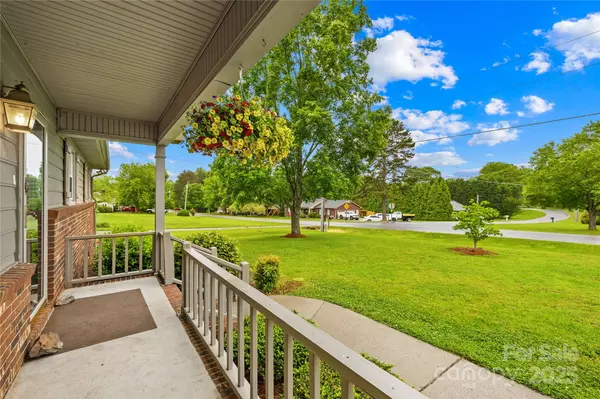 Statesville, NC 28625,117 Ethel LN