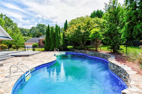 Shelby, NC 28150,504 Johnsfield RD