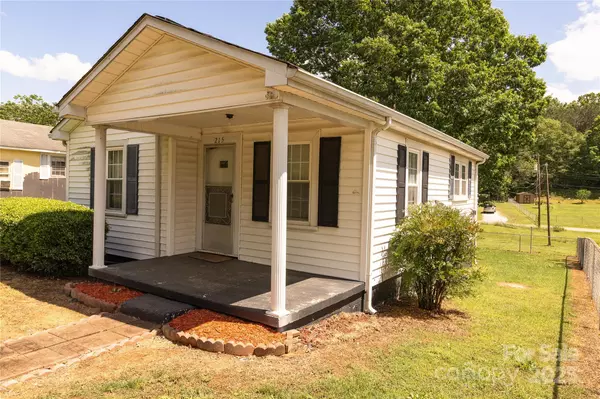 Blacksburg, SC 29702,215 Short ST