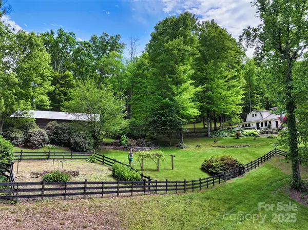 Waynesville, NC 28785,45 Gracious LN