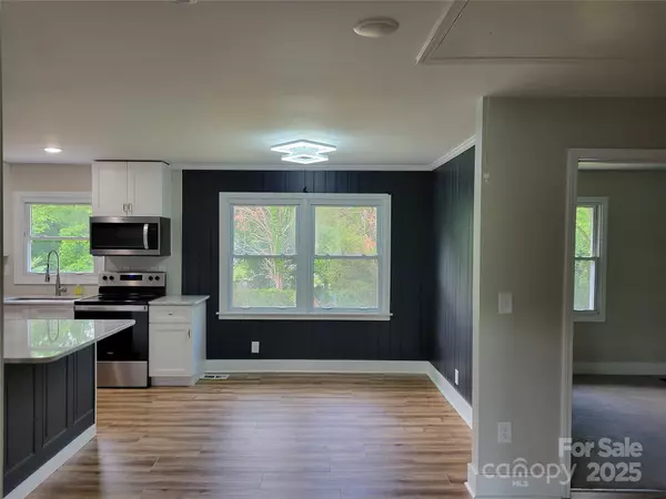 Dallas, NC 28034,423 S Rhyne ST