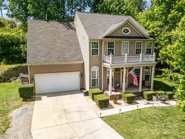 Lake Wylie, SC 29710,812 Thornapple CT