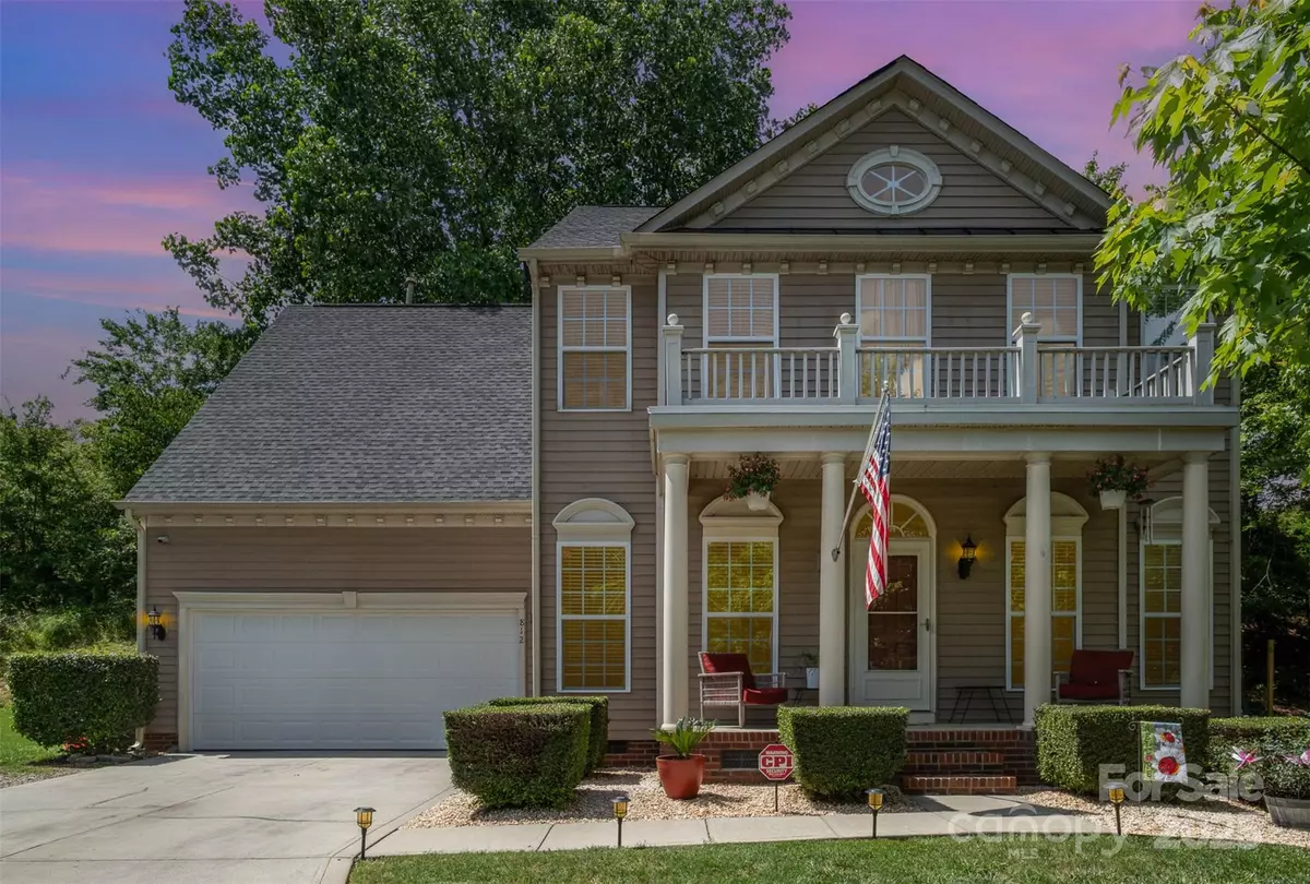 Lake Wylie, SC 29710,812 Thornapple CT
