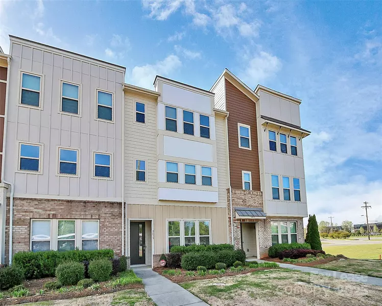 2633 Statesville AVE, Charlotte, NC 28206