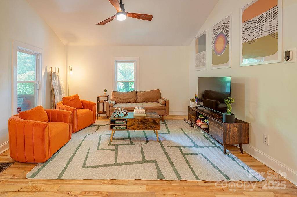 Asheville, NC 28803,209 Glendale AVE