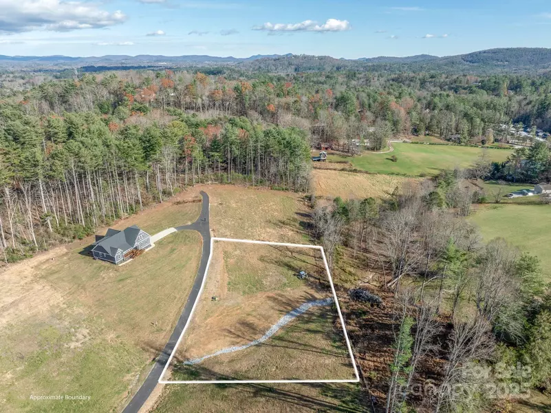00 Kelly Daniele LN #4, Hendersonville, NC 28739