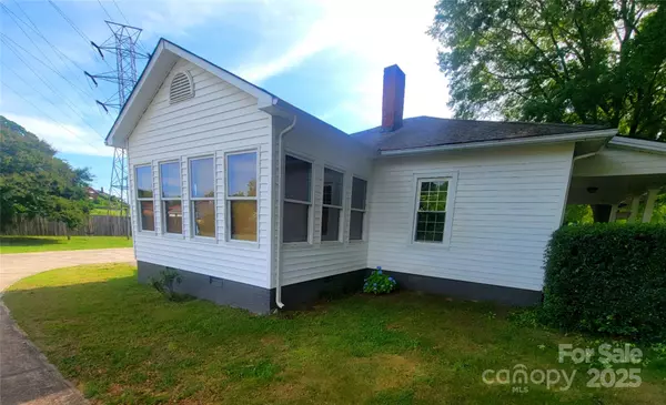 Kannapolis, NC 28083,309 E 11th ST