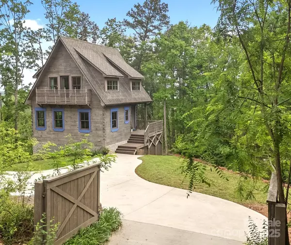 Asheville, NC 28803,106 McCauley DR