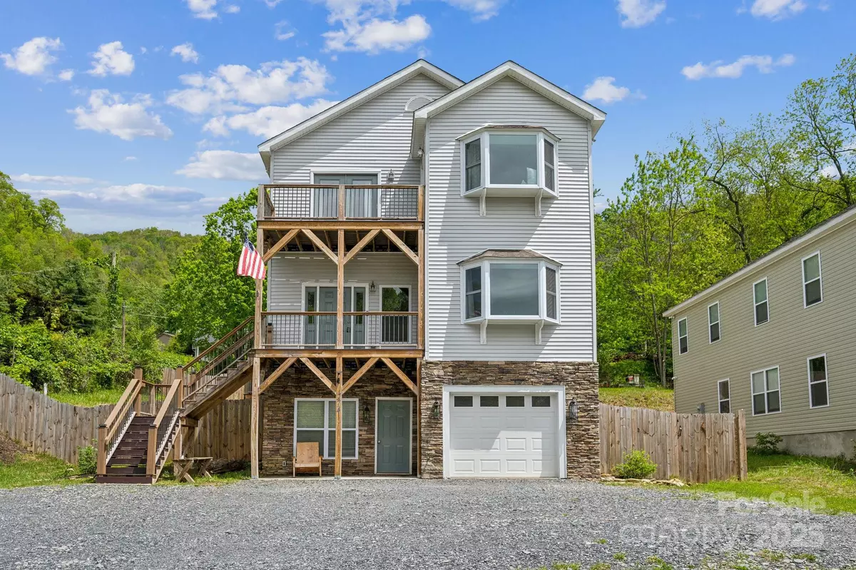 Boone, NC 28607,274 Old Bristol RD