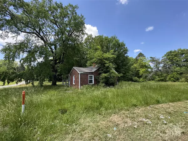 Lexington, NC 27295,31 Conrad ST