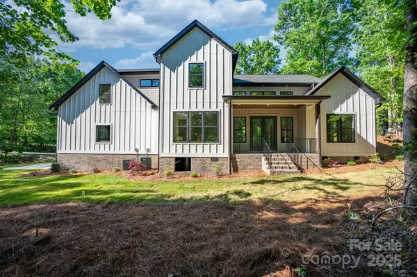 Granite Falls, NC 28630,111 Greens RD