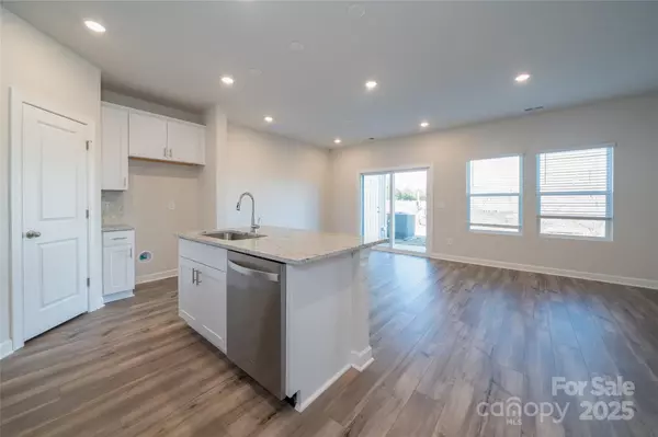 Charlotte, NC 28216,4213 Summit Woods DR