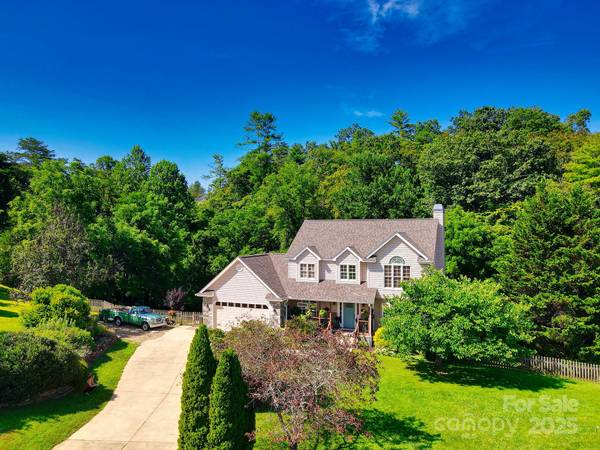 50 Pinerose DR, Weaverville, NC 28787