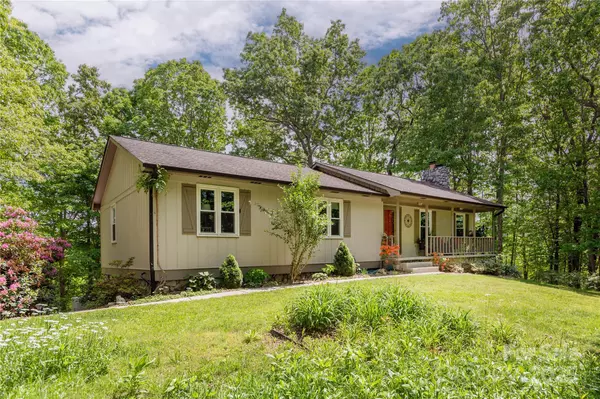 Hendersonville, NC 28791,230 Foxwood DR