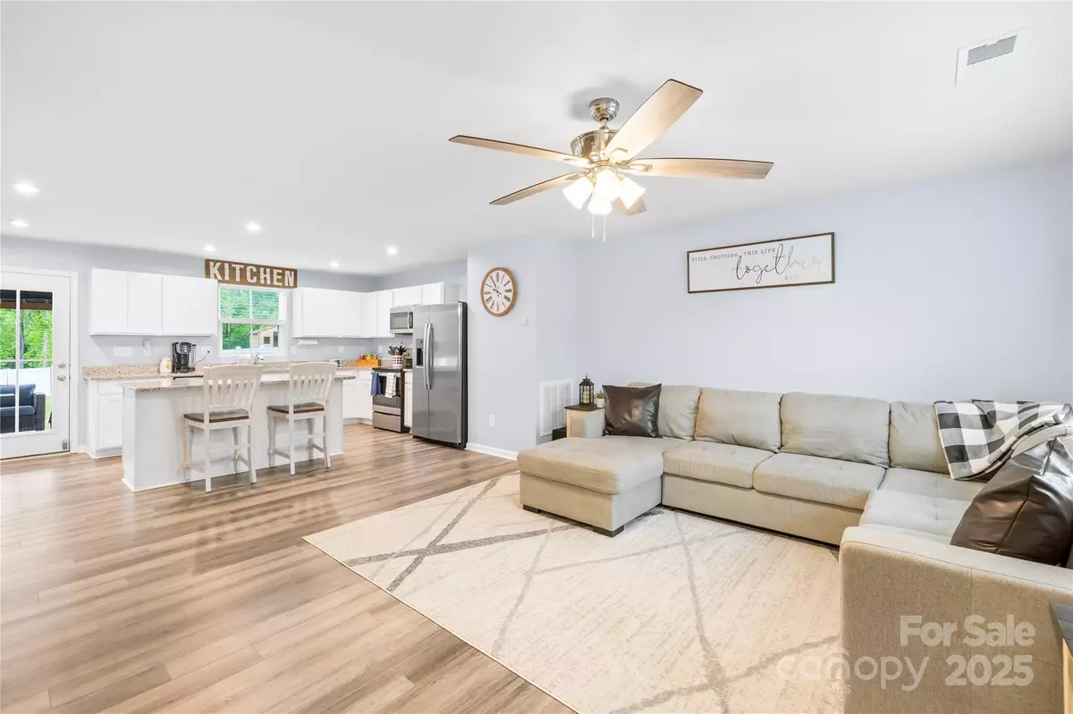 Troutman, NC 28166,115 Crownpiece ST