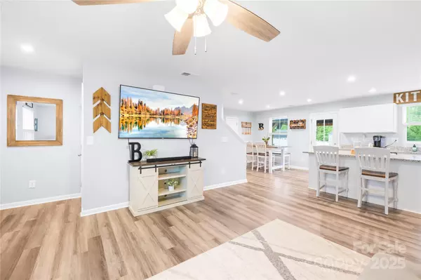 Troutman, NC 28166,115 Crownpiece ST