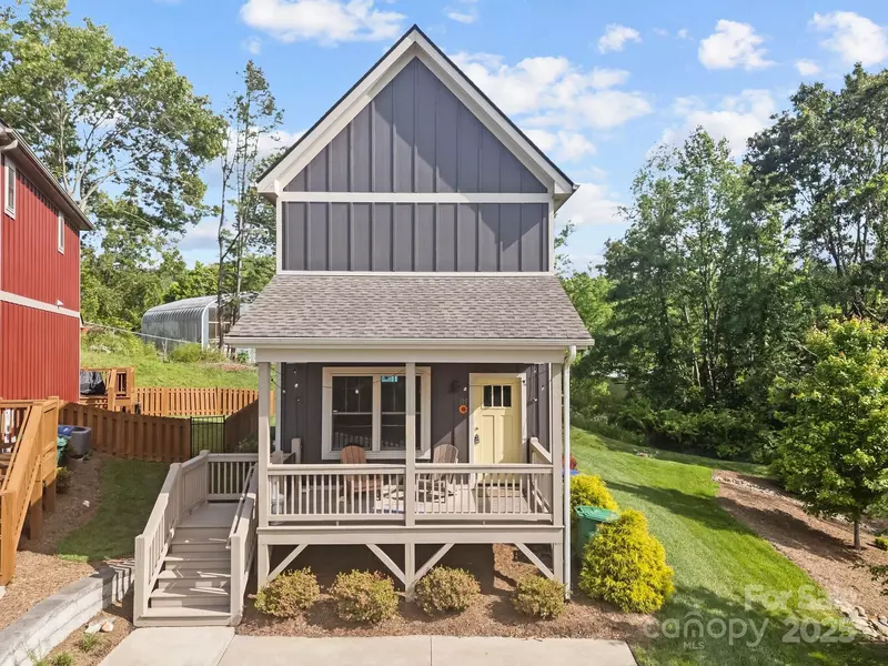 106 Wheeler RD, Weaverville, NC 28787