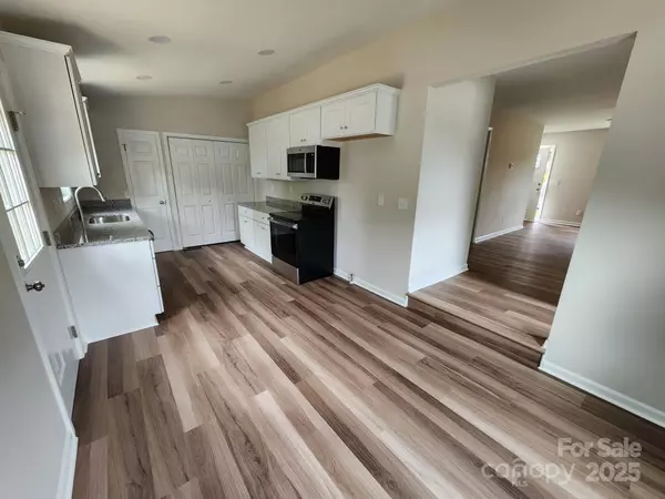 Spencer, NC 28159,406 4th ST