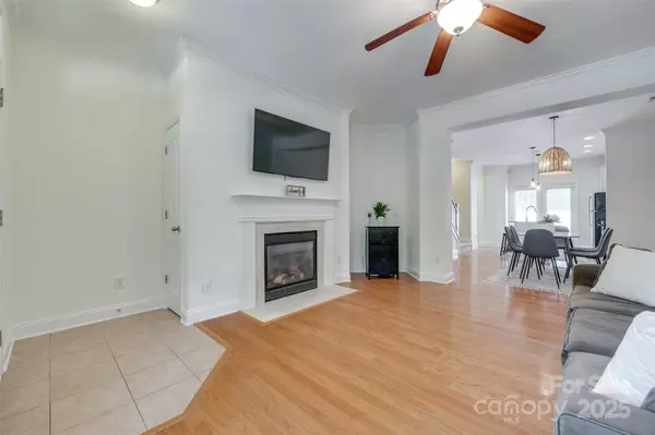 Charlotte, NC 28208,461 Hurston CIR