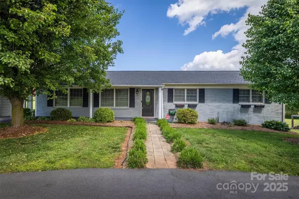 107 Pete Brittain RD, Morganton, NC 28655