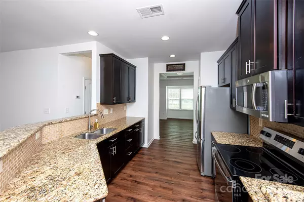 Charlotte, NC 28278,9614 Springholm DR