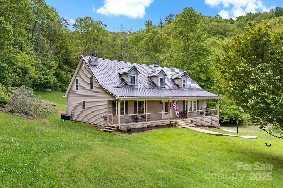 Bakersville, NC 28705,423 Cad Campbell RD