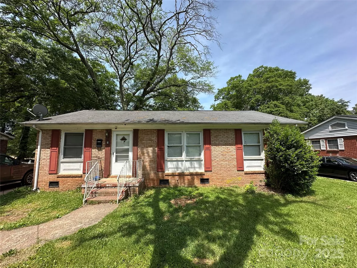 Charlotte, NC 28217,3720 Blandwood DR
