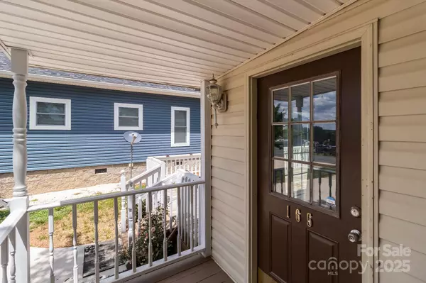 New London, NC 27371,165 Cardinal DR #615