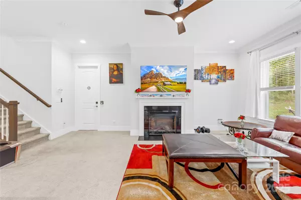 Charlotte, NC 28262,1727 grace LN