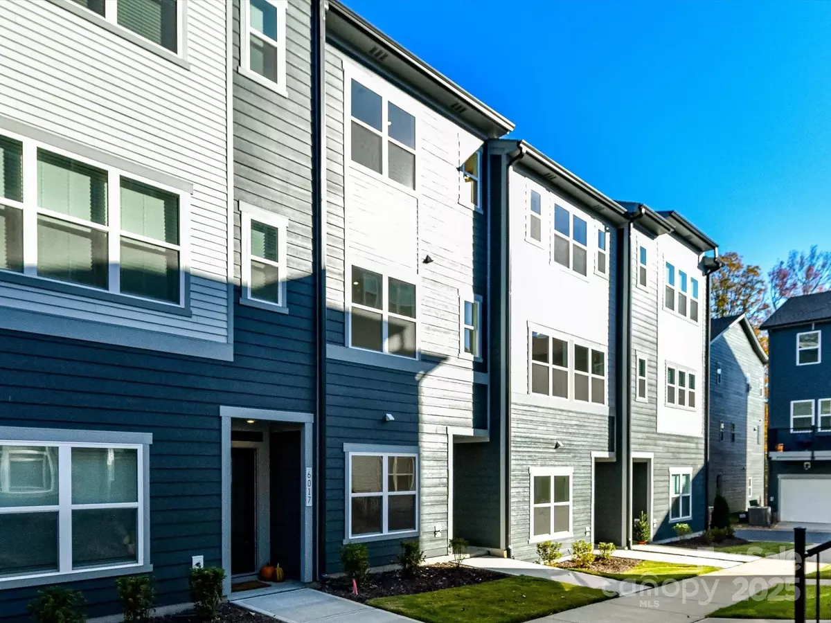 Charlotte, NC 28205,6013 Pivot CT