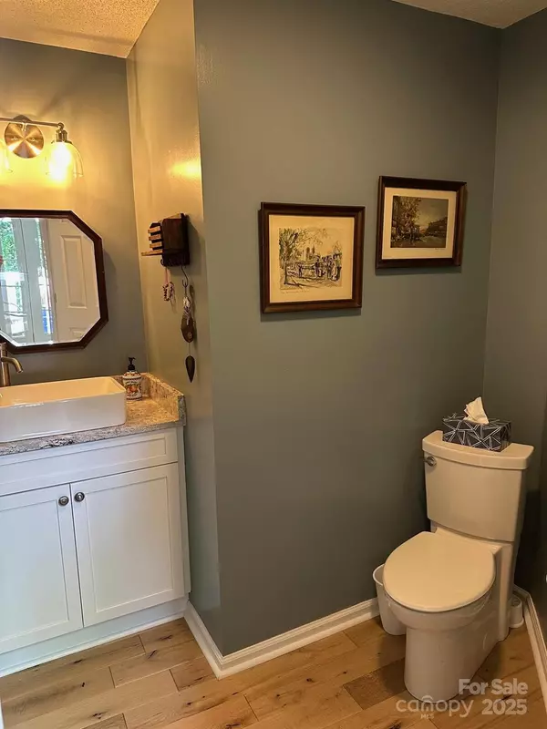 Hendersonville, NC 28739,29 Grist Mill DR