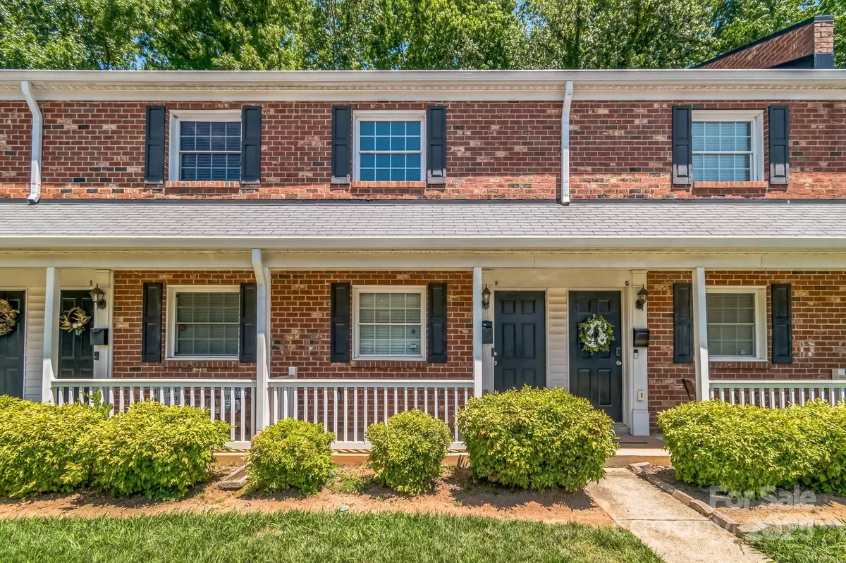Charlotte, NC 28205,1215 Green Oaks LN #H