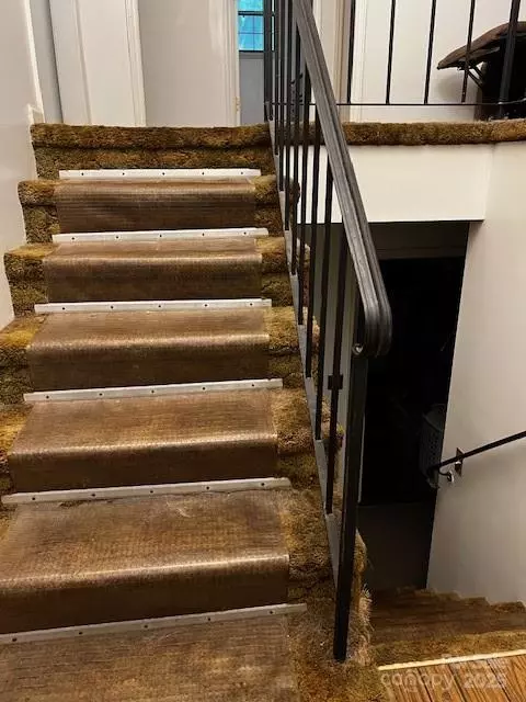 Hendersonville, NC 28792,530 Burge Mountain RD