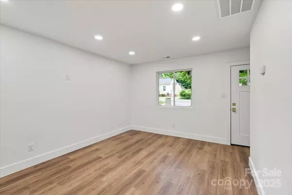 Charlotte, NC 28269,5444 Datha AVE