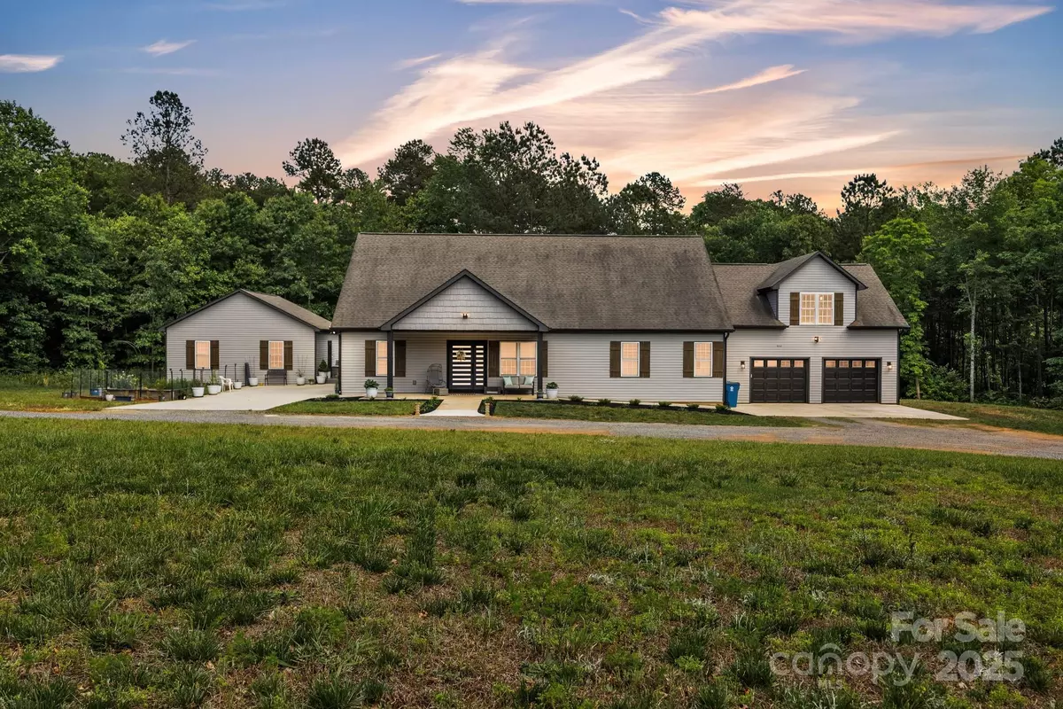 Conover, NC 28613,5262 McKenzie TRL
