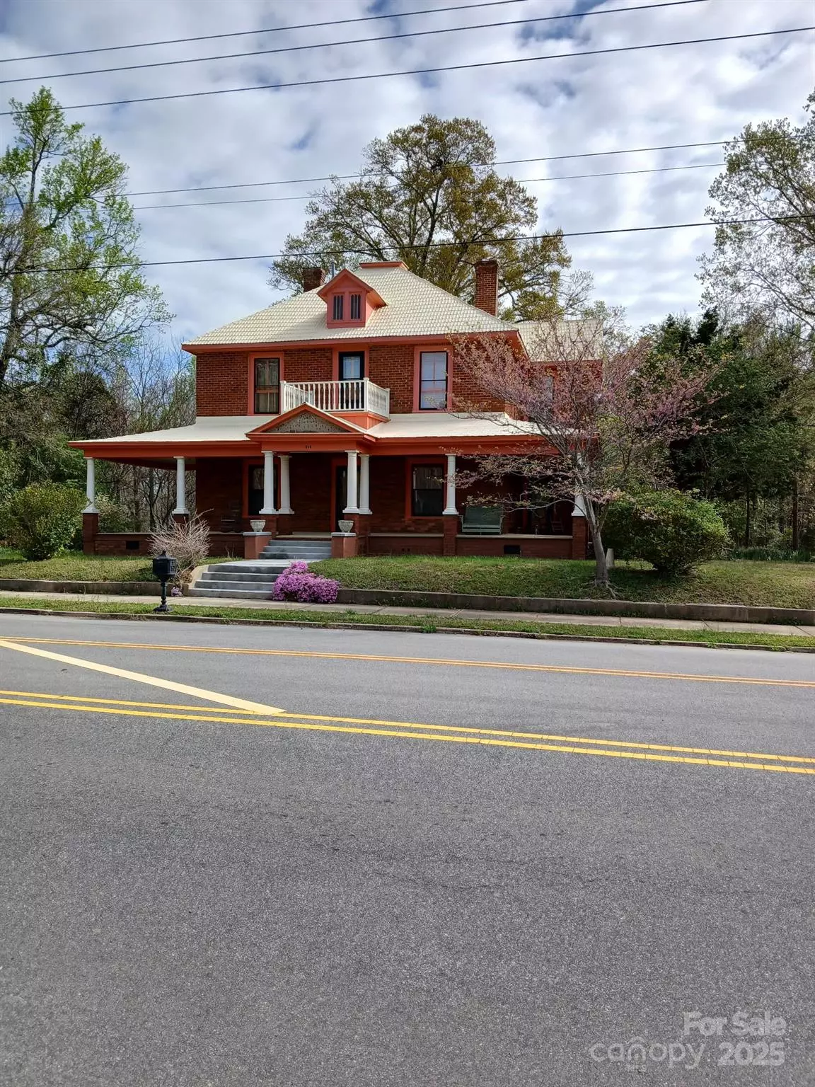 Mount Gilead, NC 27306,514 N Main ST