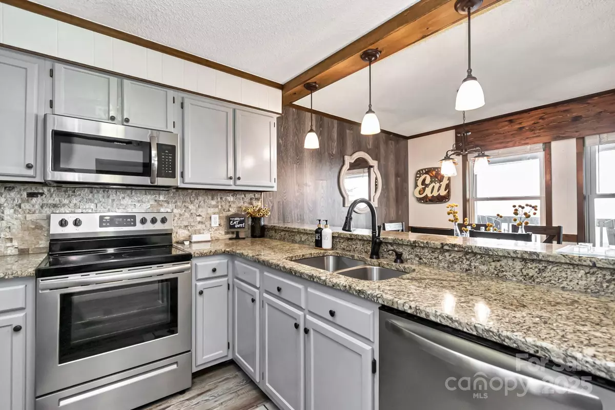 Beech Mountain, NC 28604,301 Pinnacle Inn RD #2210