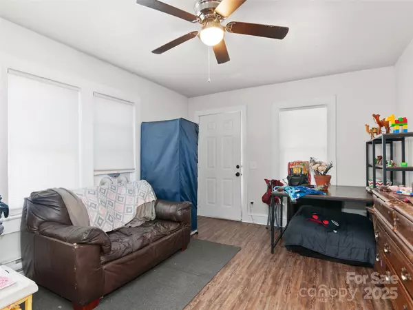 Waynesville, NC 28786,24 Liner CT