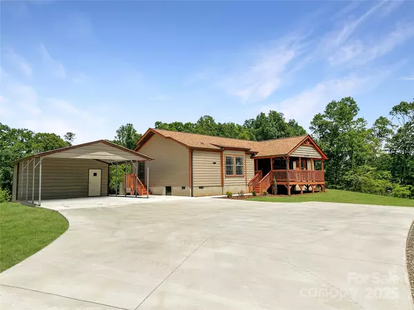 Nebo, NC 28761,3499 Fairview RD