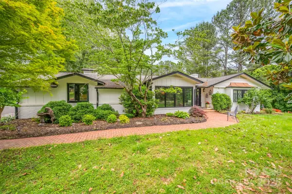 Columbus, NC 28722,64 Persimmon Hill DR #4