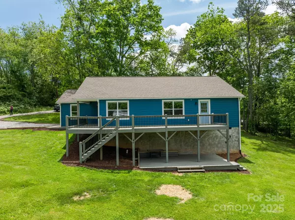 Candler, NC 28715,123 Dapple RD