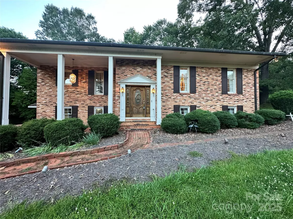 Hickory, NC 28601,5495 Valley Run ST