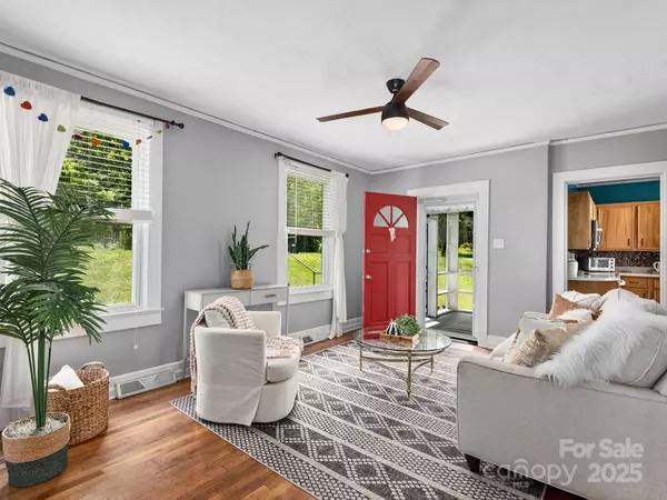 Candler, NC 28715,5 Enka Oak ST