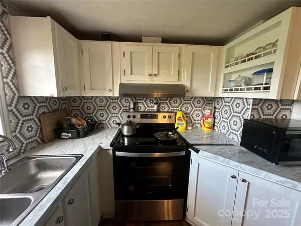 Harmony, NC 28634,181 Trivette RD