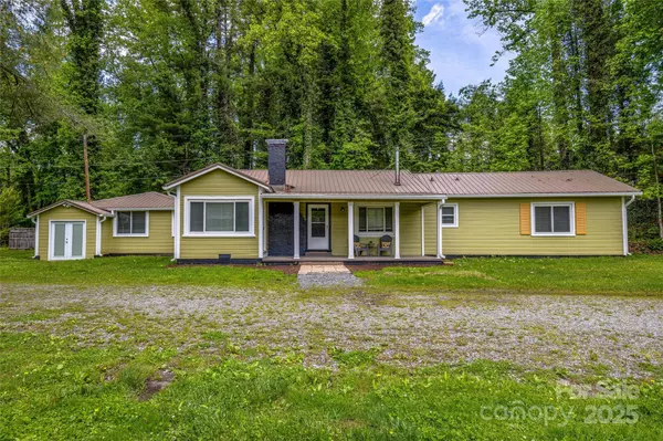 500 Broadway ST, Hendersonville, NC 28739