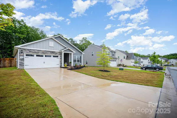 Troutman, NC 28166,107 S Sina ST