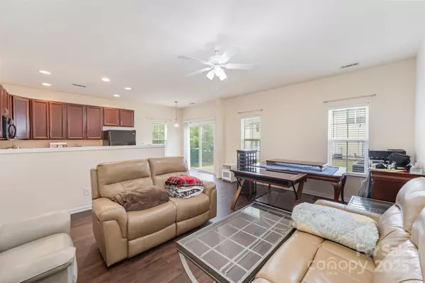 Charlotte, NC 28278,13612 Singleleaf LN