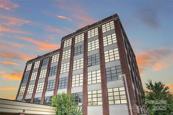 Charlotte, NC 28202,715 N Graham ST #603