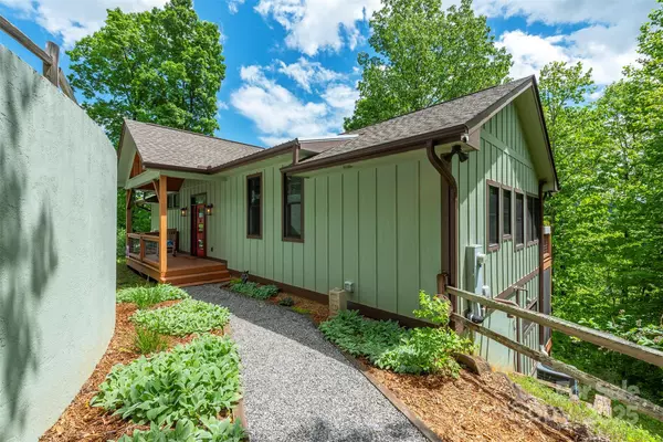 Waynesville, NC 28786,201 Ruffed Grouse LN
